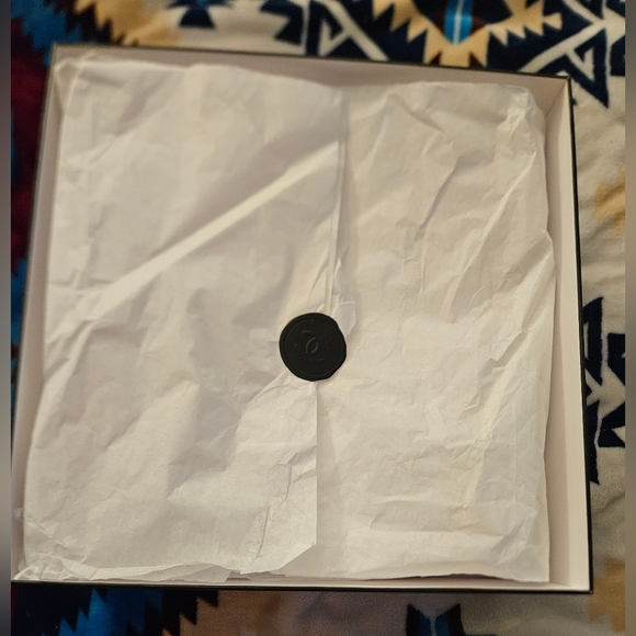 Chanel White Empty Gift Box Tissue Paper Bundle Handbag Wallet Jewelry Storage - Picture 2 of 16